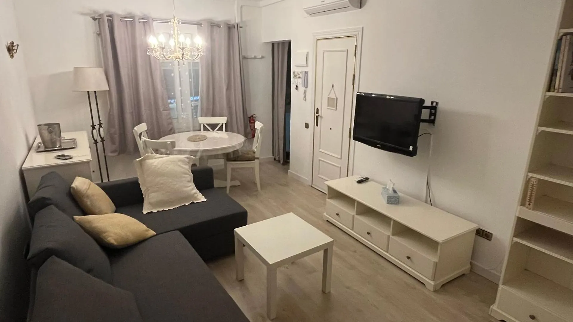 Appartement 20 Minutes Du Centre L’Hospitalet de Llobregat Apartment